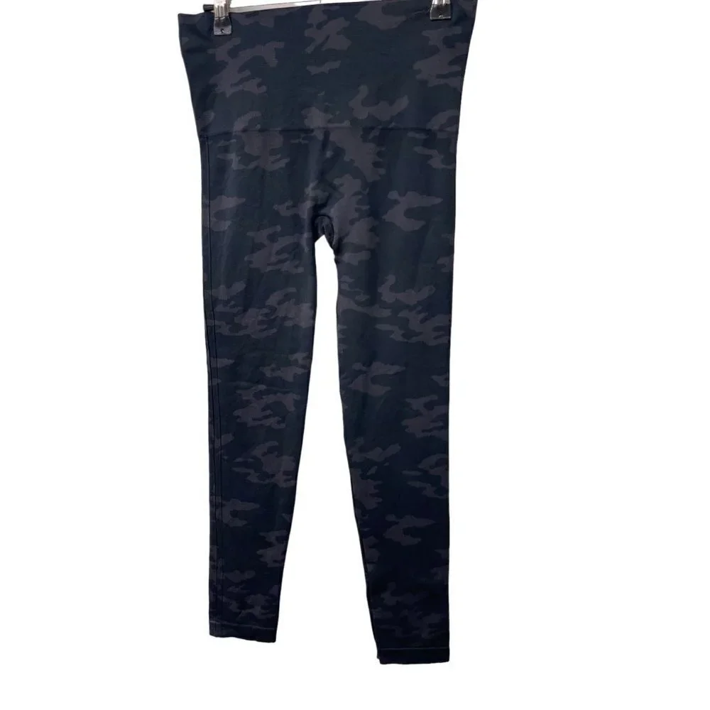 Spanx Camo Look At Me Now Seamless Leggings Medium